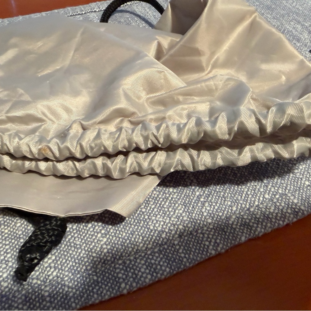 Hunter Silver Drawstring Backpack - image 6